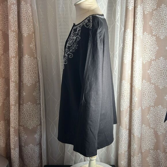 Susan Graver Style Embroidered Black Top Linen/Rayon Blend Size Large - Picture 4 of 8